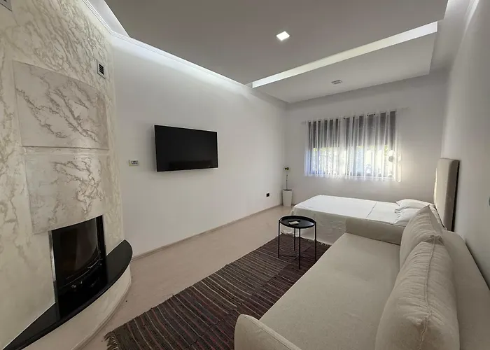 Apartment Ani With Fireplace Tirana