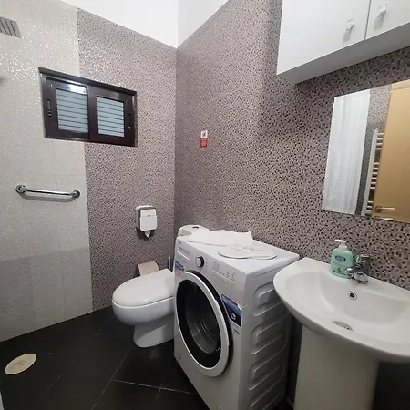 Ani With Fireplace Apartment